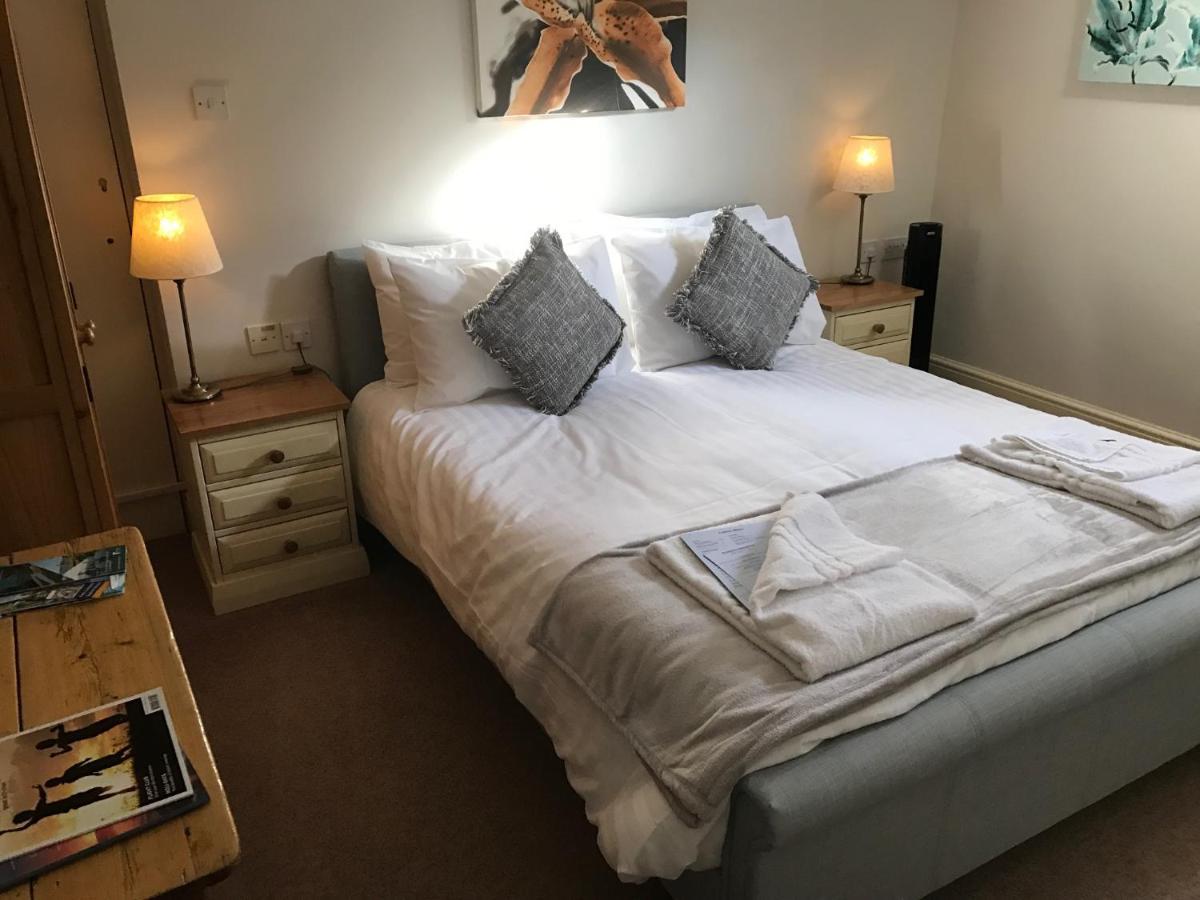The Coach House Inn Окем Екстер'єр фото