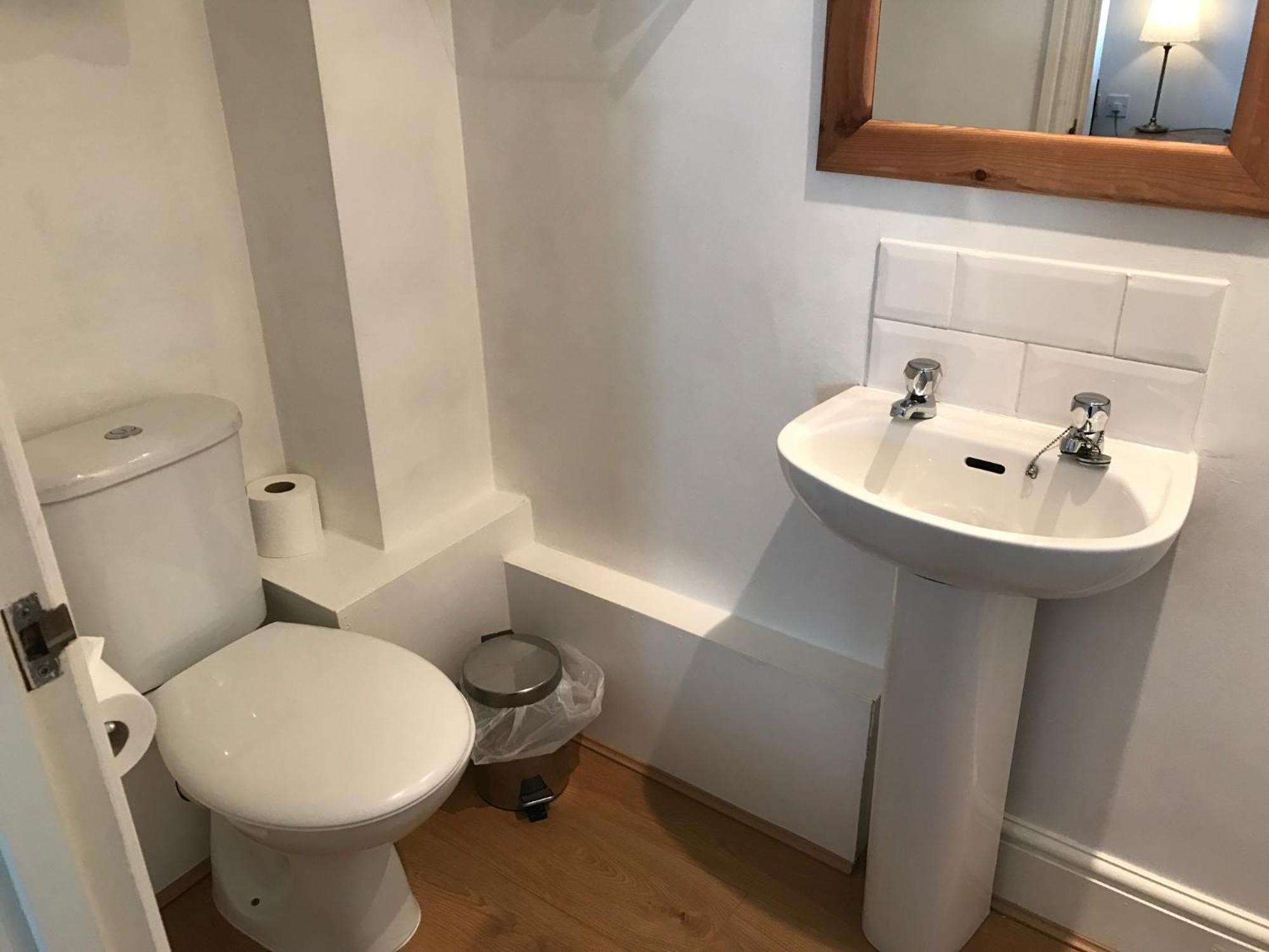 The Coach House Inn Окем Номер фото