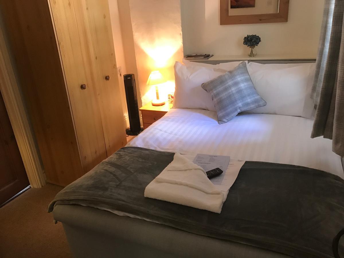 The Coach House Inn Окем Екстер'єр фото