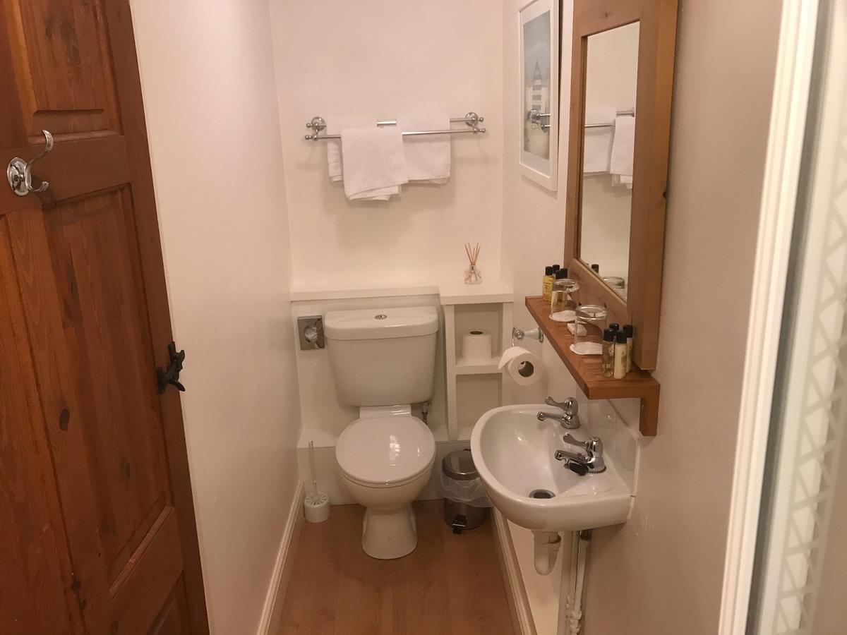 The Coach House Inn Окем Екстер'єр фото