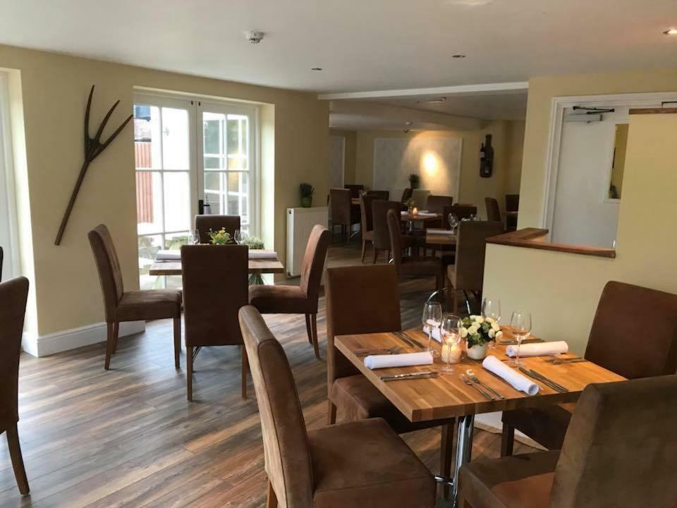 The Coach House Inn Окем Екстер'єр фото